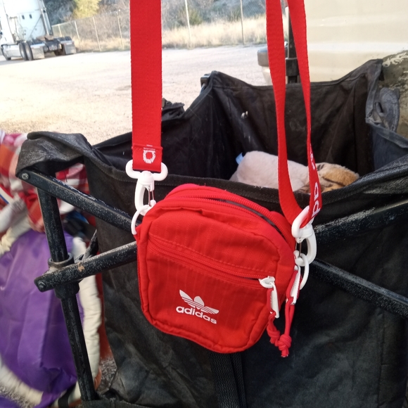 Nike string backpack an Adidas crossbody - Picture 3 of 4